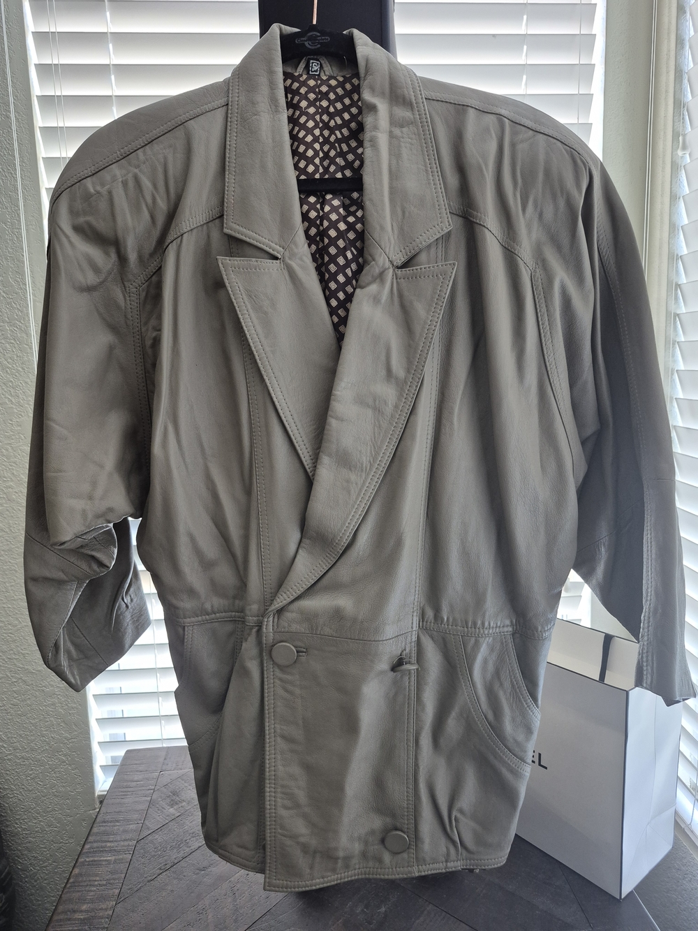 💕90s Vintage Women's Gray Leather Wrap-Front Jacket- Size Small💕
